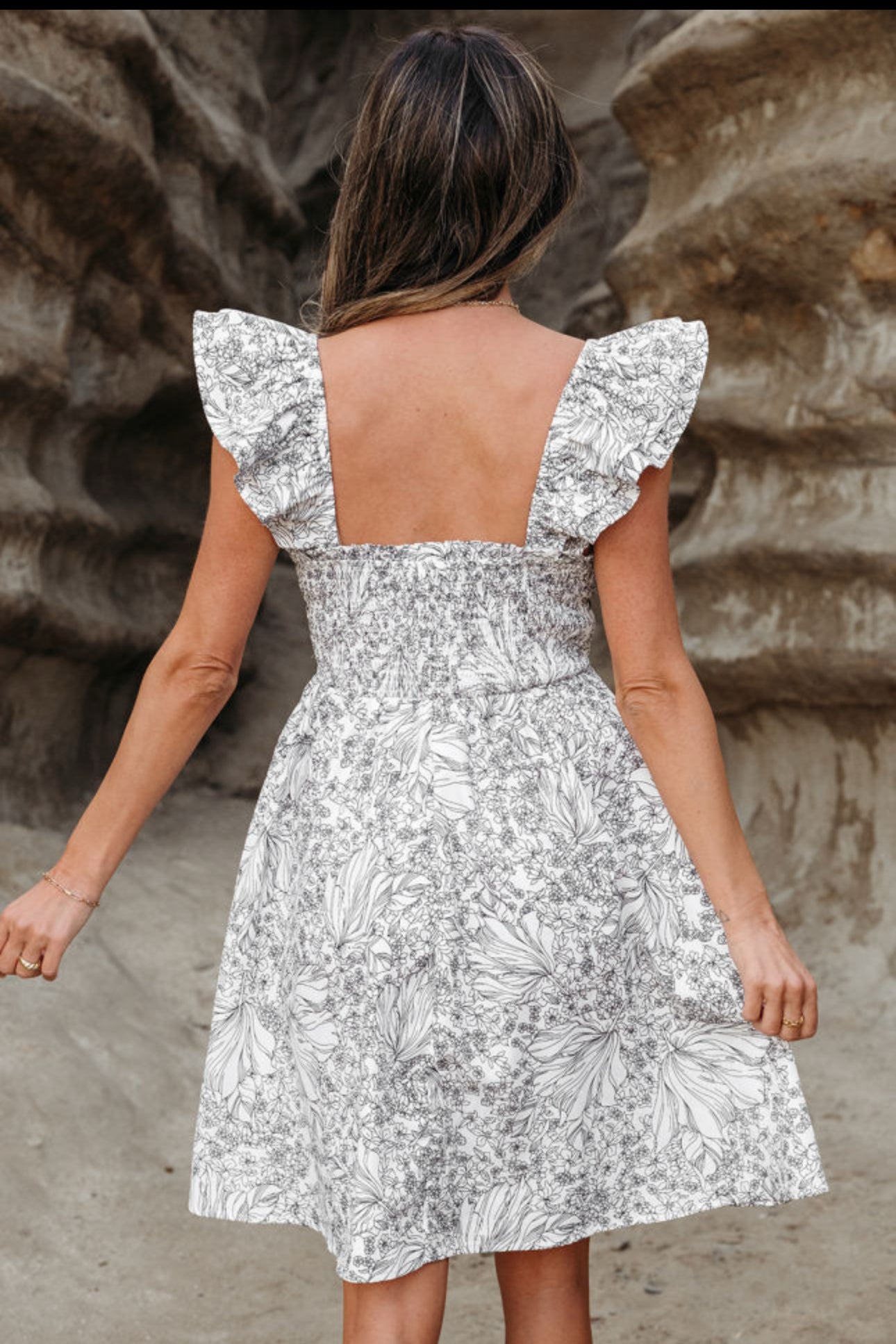 Final Sale-White Floral Piping Trim Flutter Sleeve Mini Dress